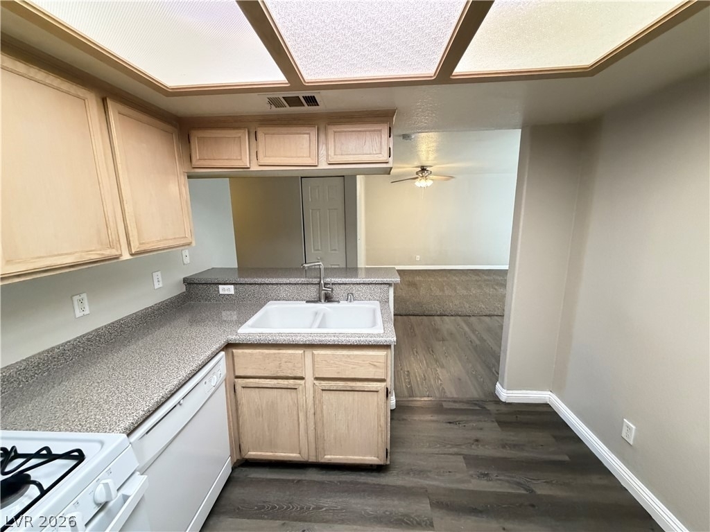 960 N Sloan Lane - Photo 8