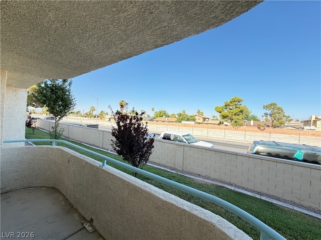 960 N Sloan Lane - Photo 37