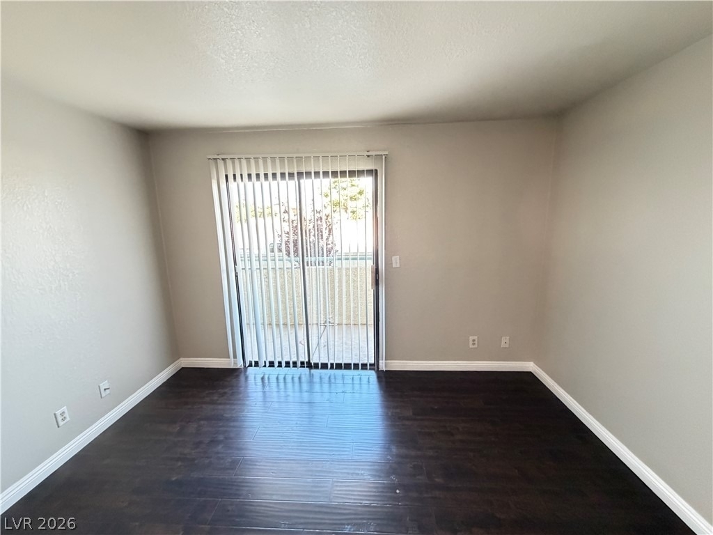 960 N Sloan Lane - Photo 25