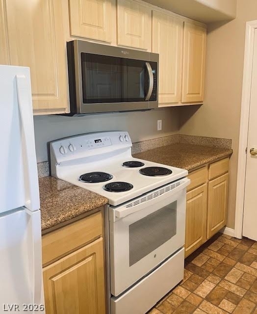 8000 Badura Avenue - Photo 2