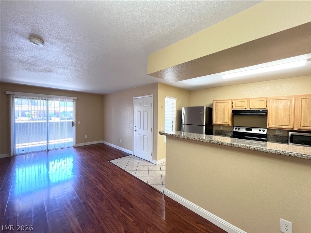 5055 W Hacienda Avenue - Photo 0