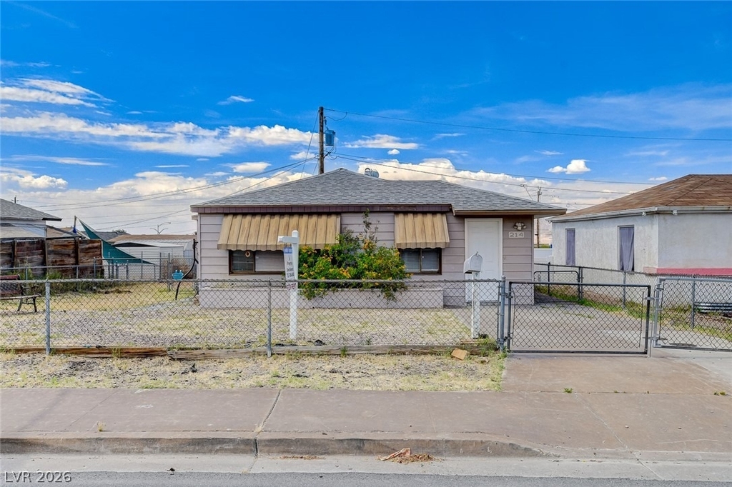 214 W Victory Road - Photo 0
