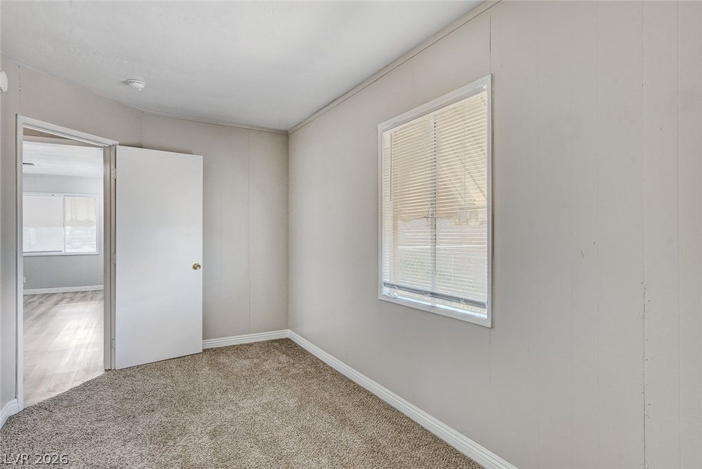 214 W Victory Road - Photo 18