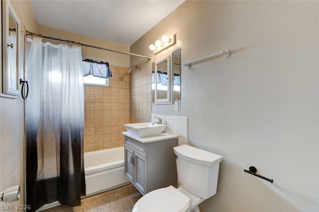 214 W Victory Road - Photo 12