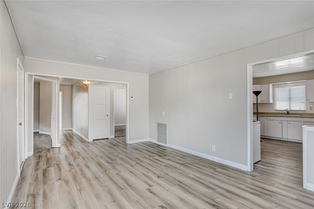 214 W Victory Road - Photo 9