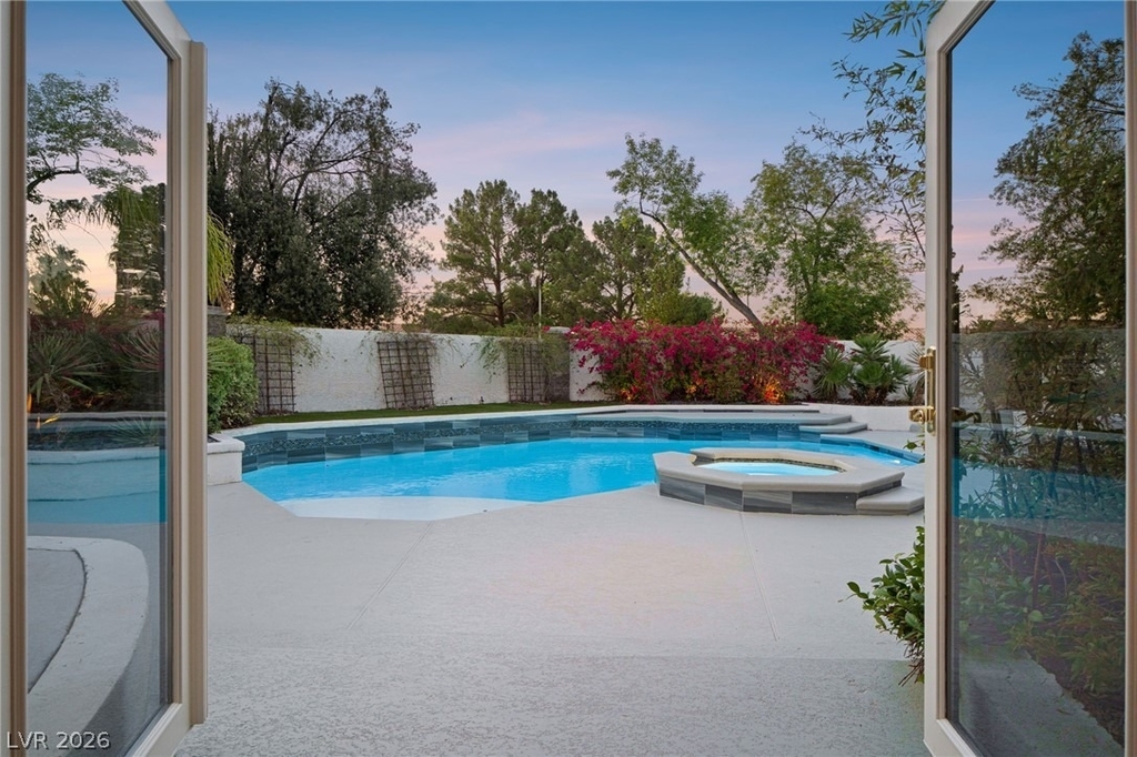 2233 Versailles Court - Photo 10