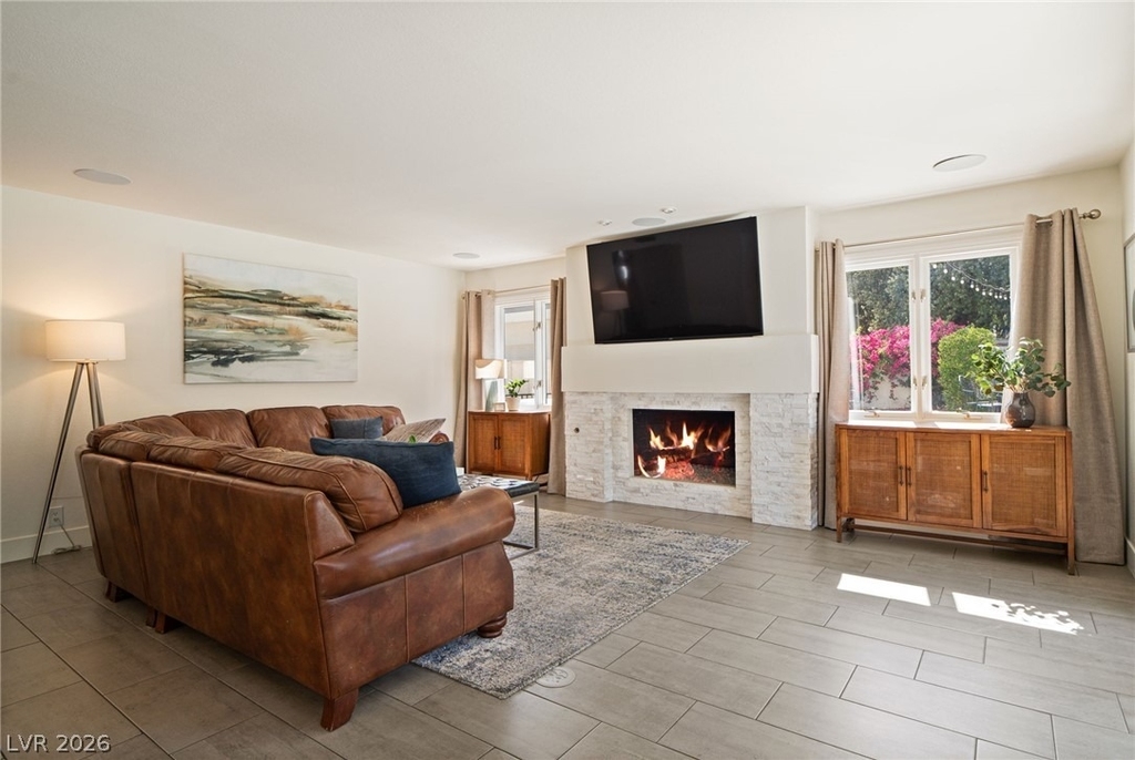 2233 Versailles Court - Photo 38