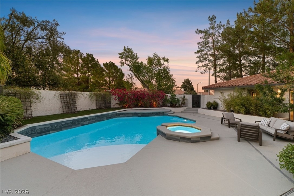 2233 Versailles Court - Photo 12