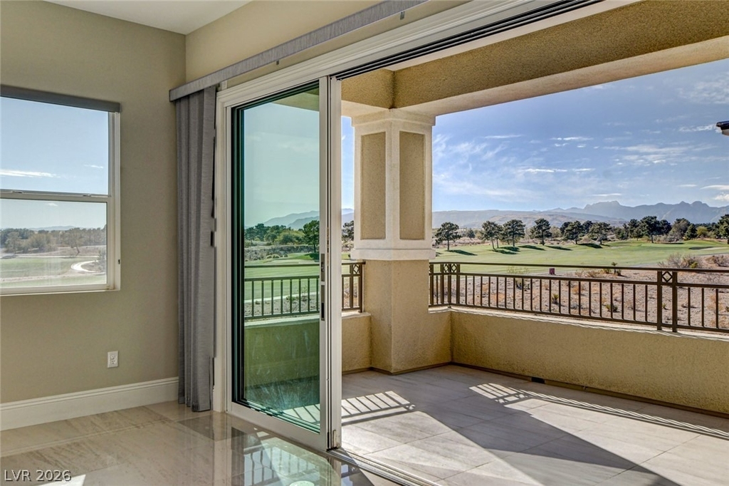 9133 Las Manaitas Avenue - Photo 36