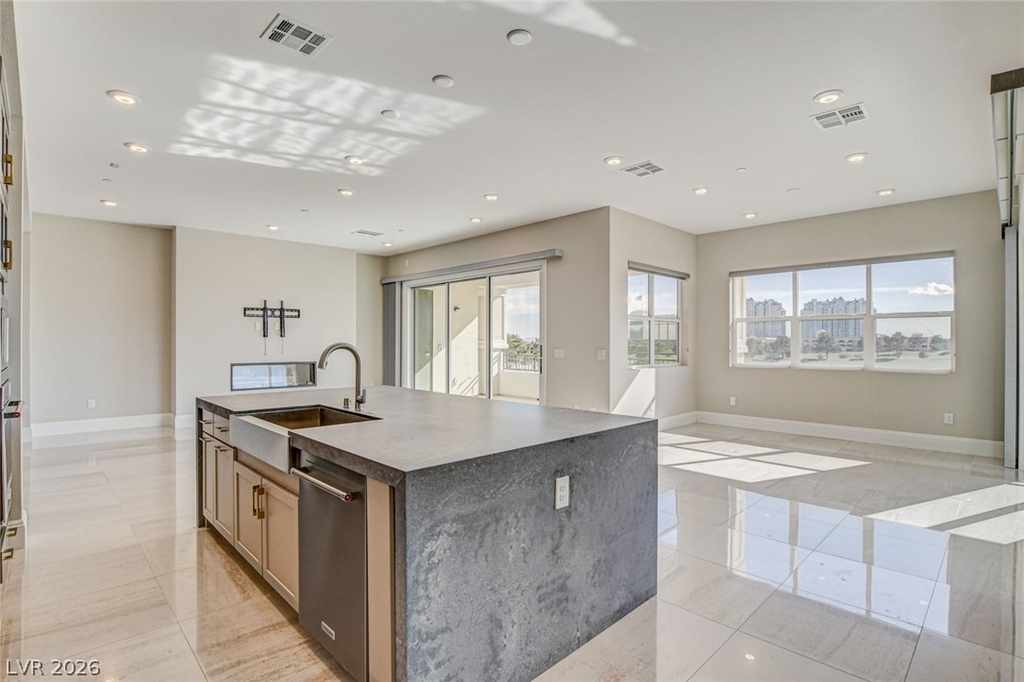 9133 Las Manaitas Avenue - Photo 14
