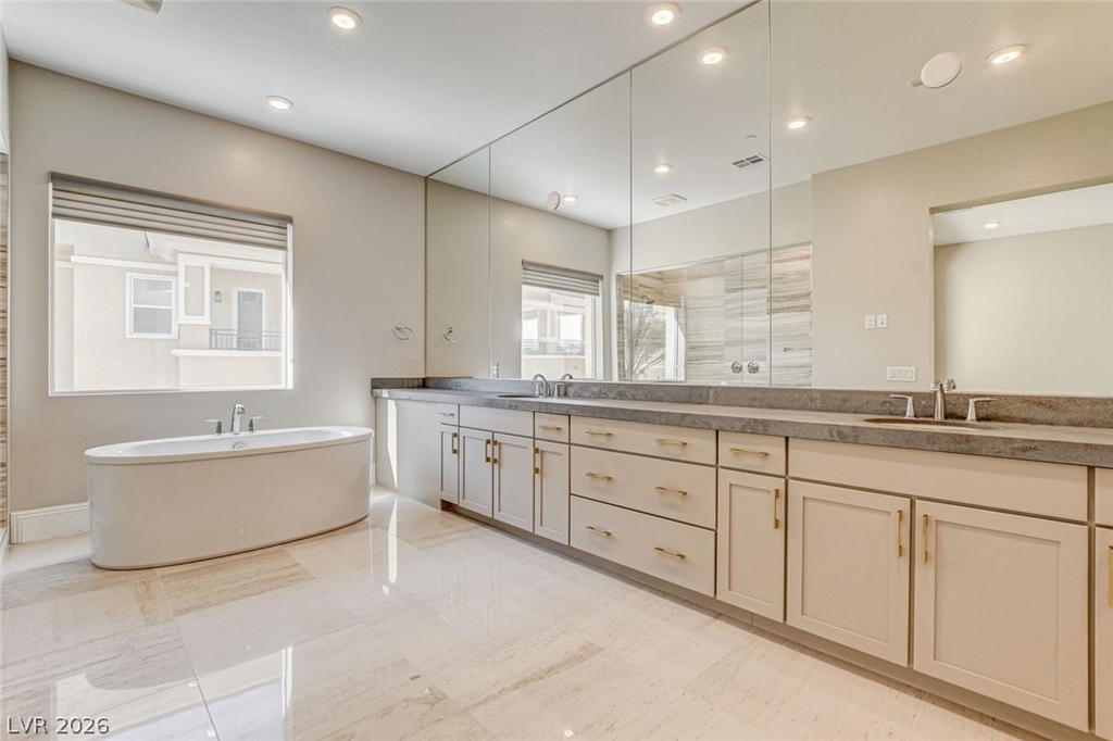 9133 Las Manaitas Avenue - Photo 22
