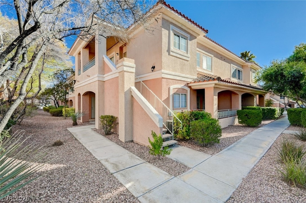 10553 Pine Pointe Avenue - Photo 2