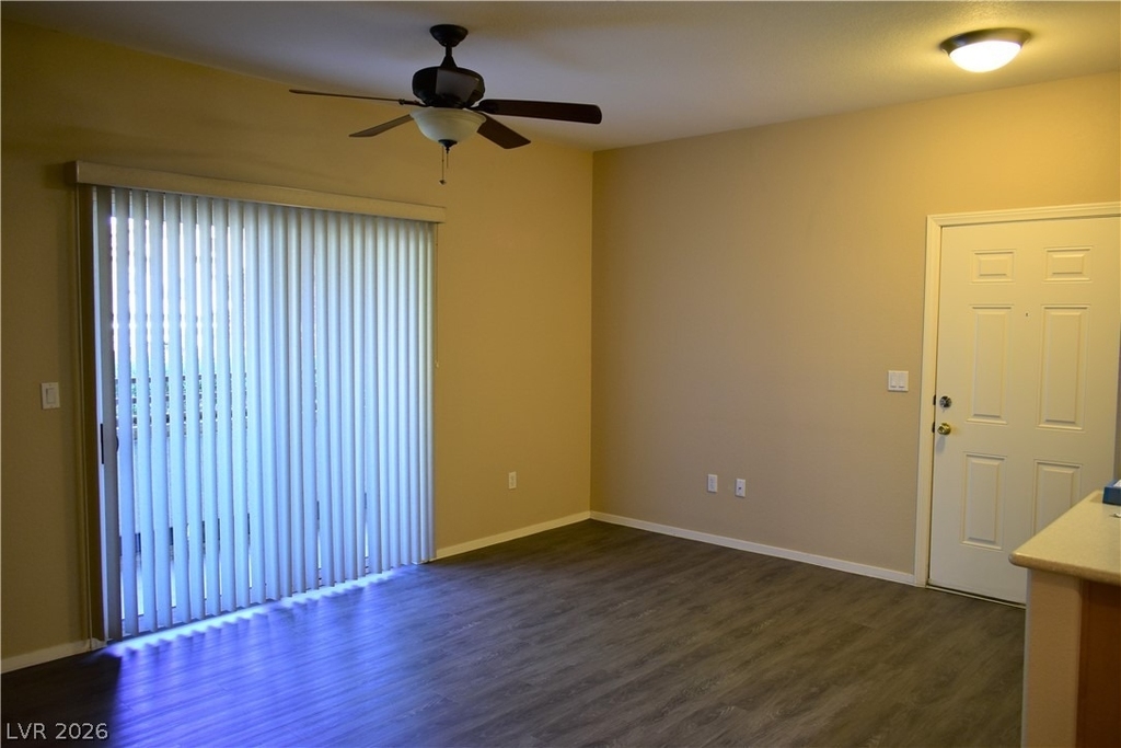 2291 W Horizon Ridge Parkway - Photo 2