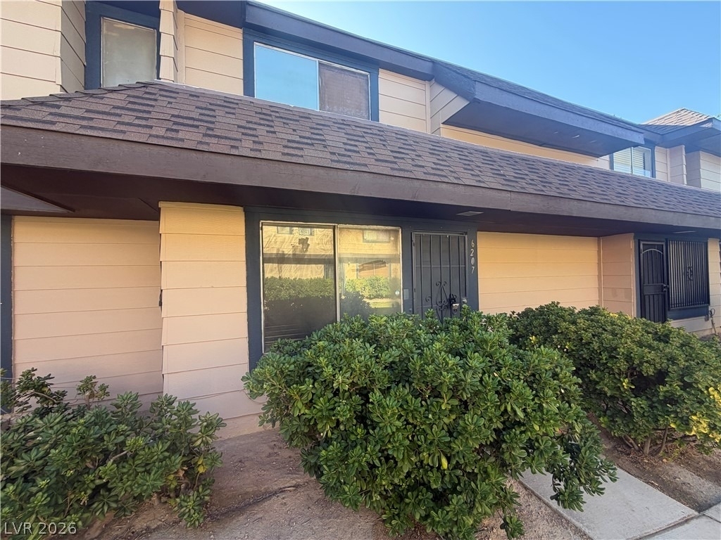 6207 Meadow Brook Lane - Photo 0