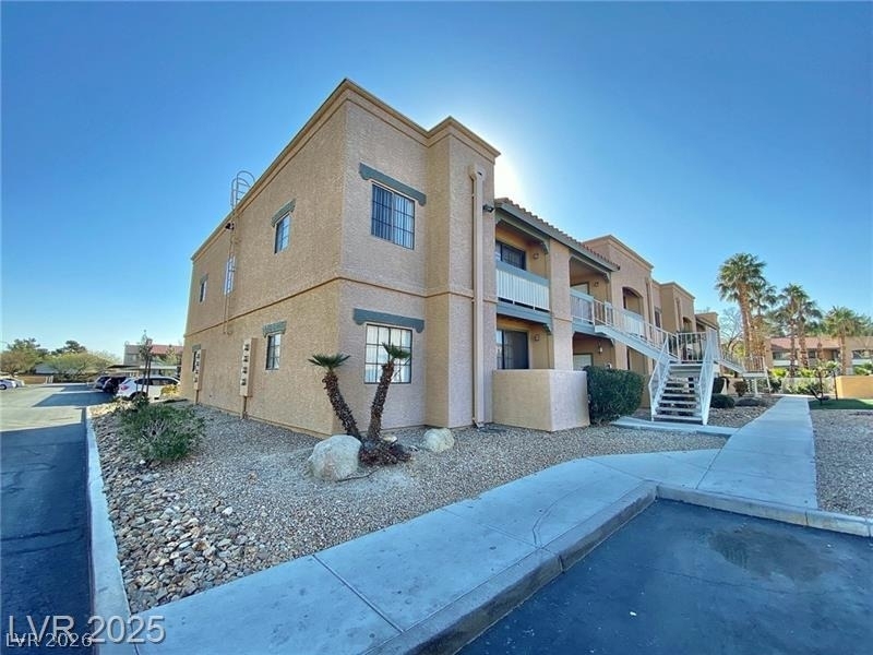 5154 S Jones Boulevard - Photo 0