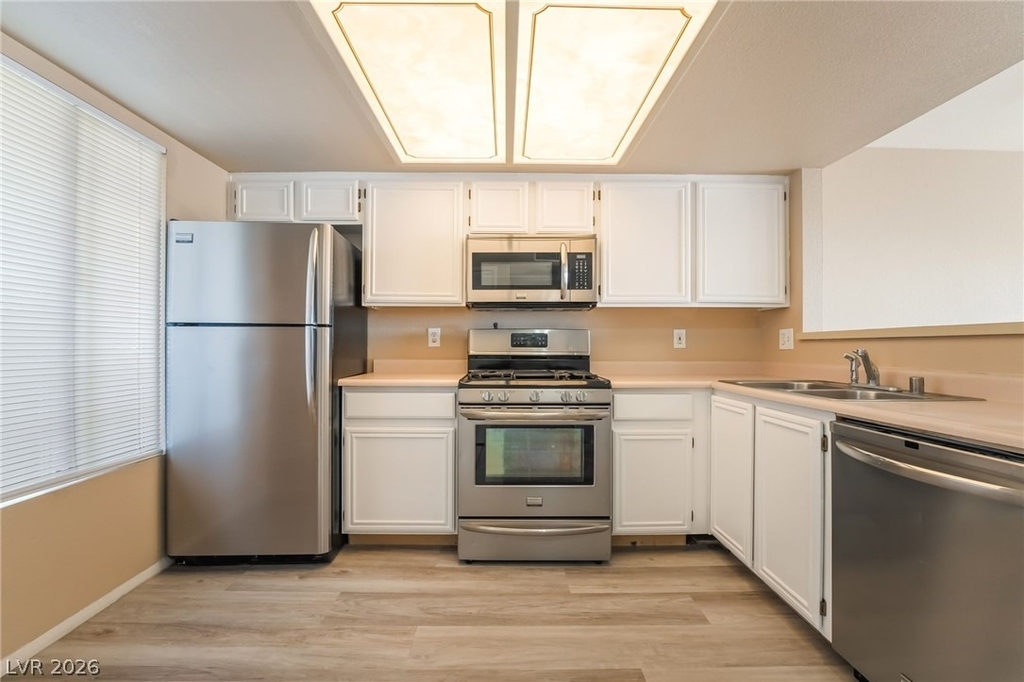 8070 W Russell Road - Photo 6