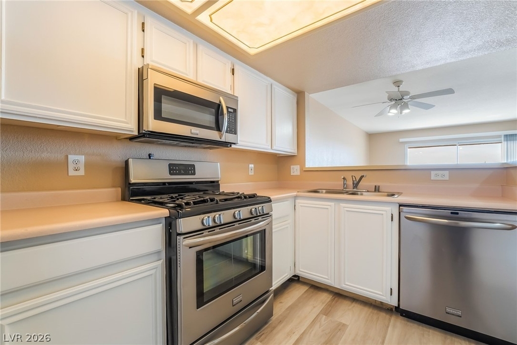 8070 W Russell Road - Photo 8