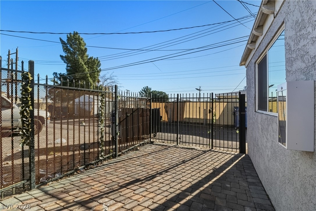 1301 E Ogden Avenue - Photo 4