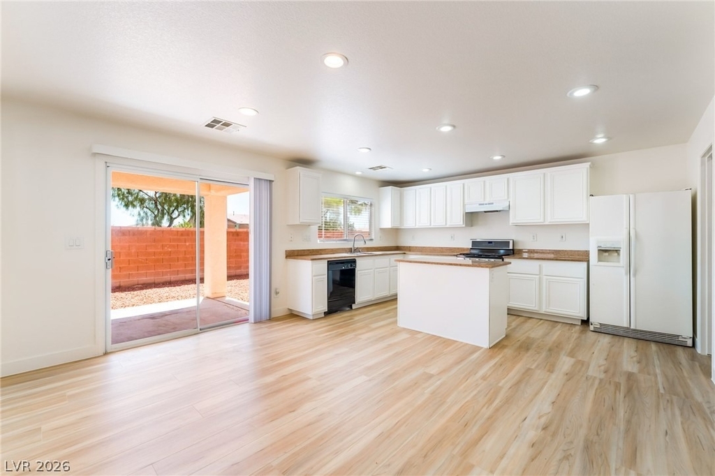 8240 Calico Wind Street - Photo 8