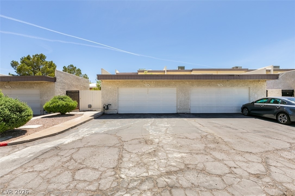 784 Anne Lane - Photo 0