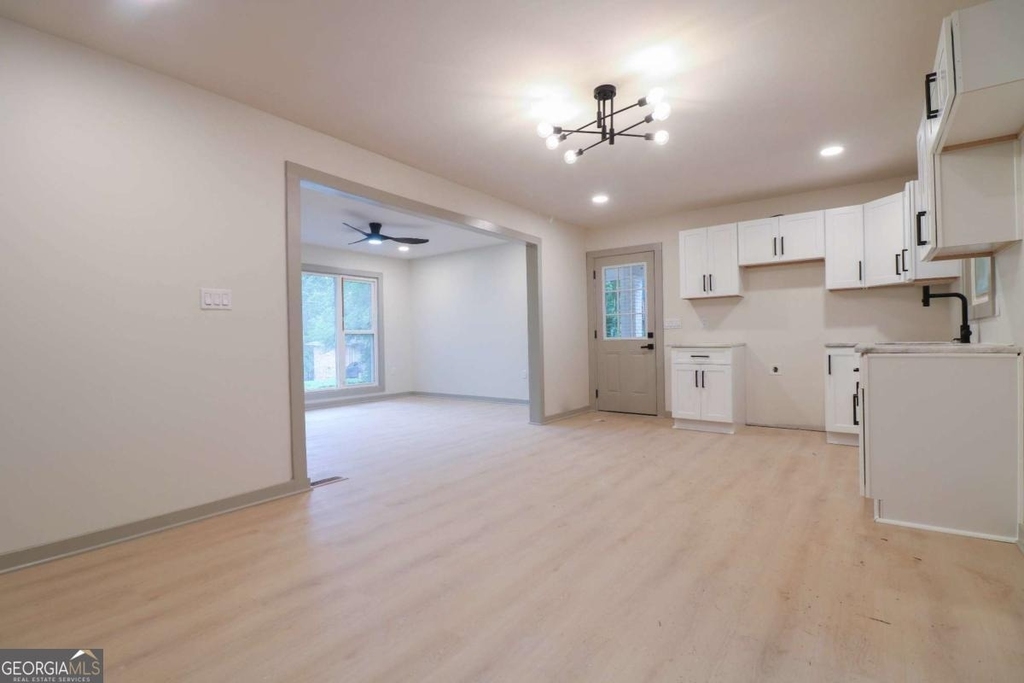 4396 Greenleaf Circle - Photo 6