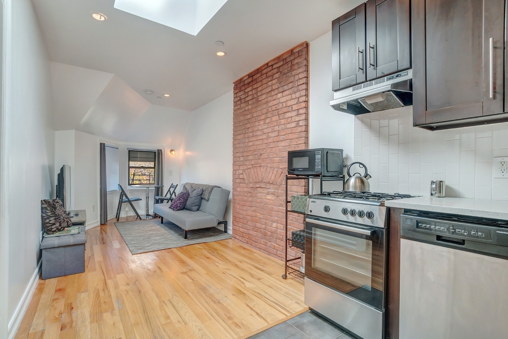 174 Herkimer Street - Photo 1