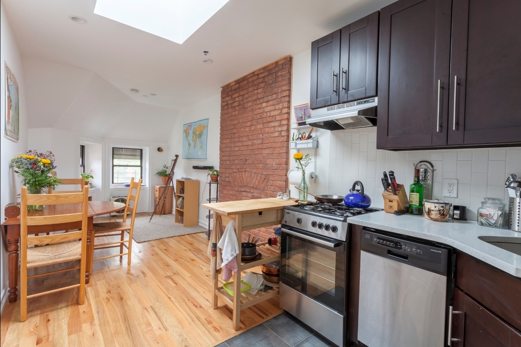 174 Herkimer Street - Photo 0