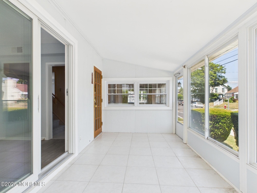 325 15th Avenue - Photo 7