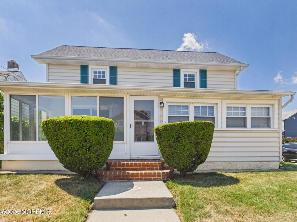 325 15th Avenue - Photo 0