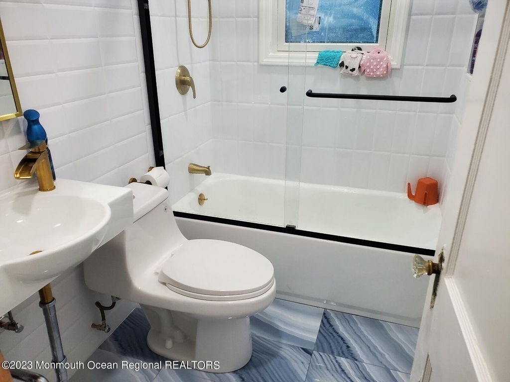 232 Jerome Avenue - Photo 13