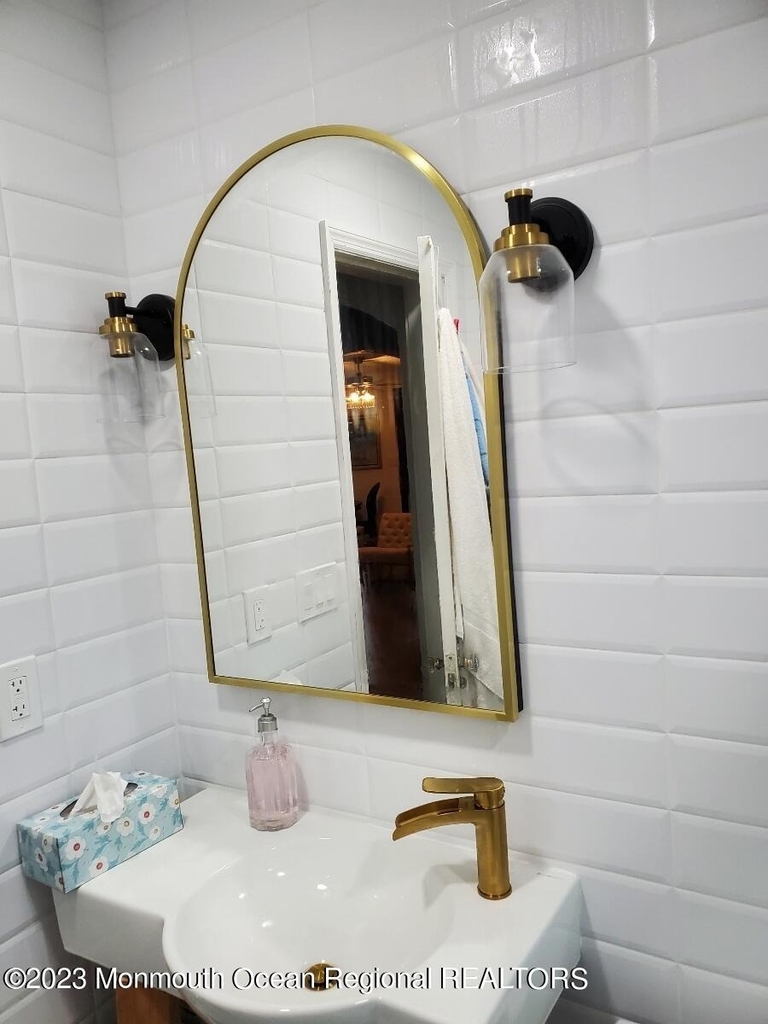 232 Jerome Avenue - Photo 12