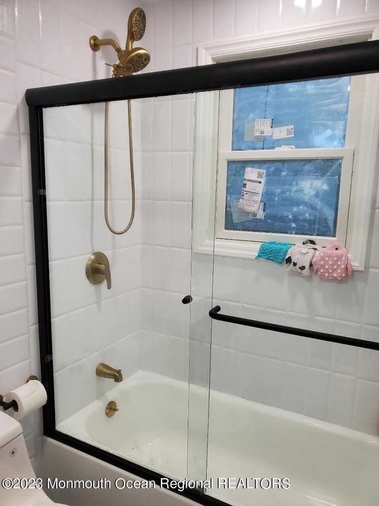 232 Jerome Avenue - Photo 11