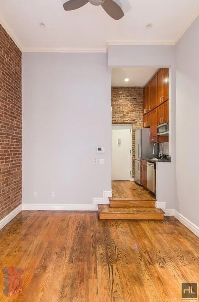 West 14 Street - Photo 1