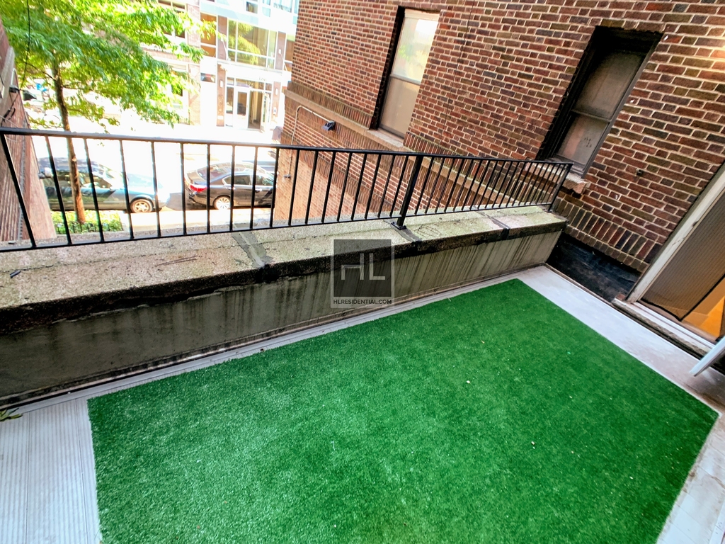 Stanton Street - Photo 5