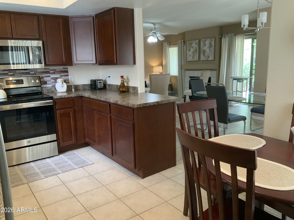 9745 N 95th Street - Photo 6