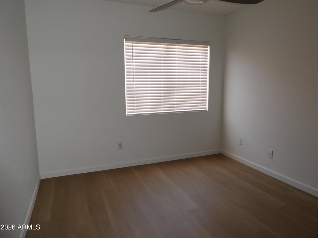 11547 W Schleifer Drive - Photo 9