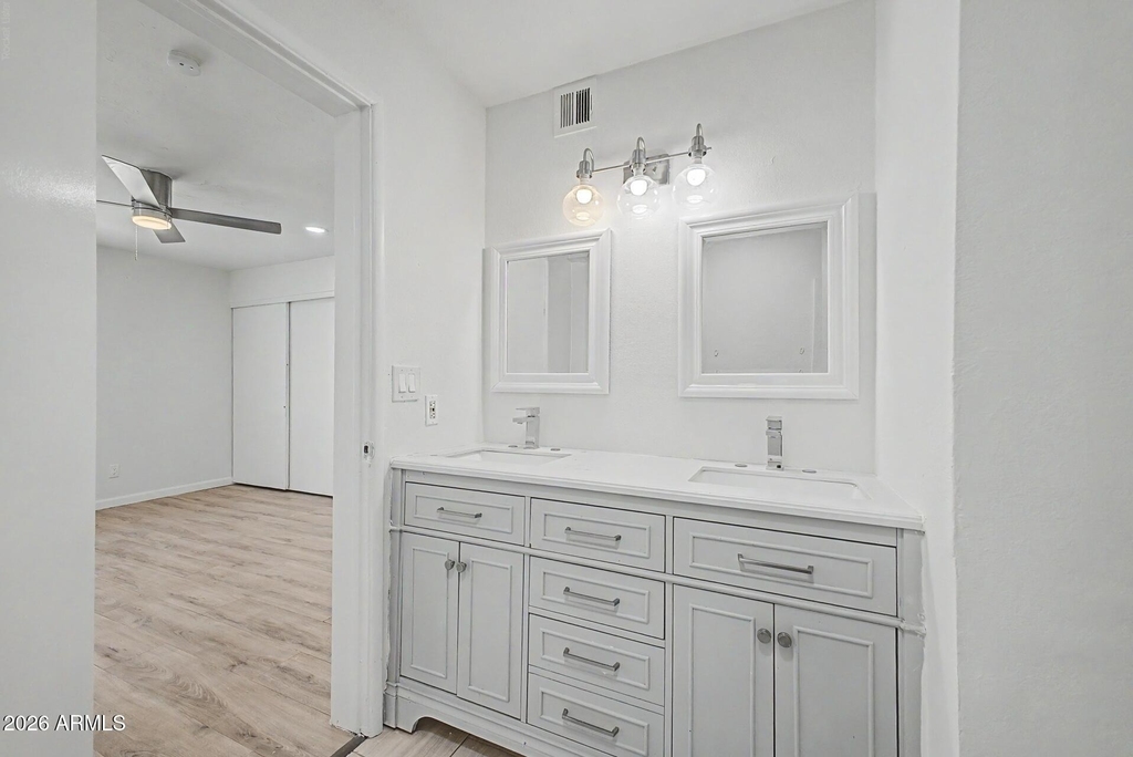 5236 W Peoria Avenue - Photo 16