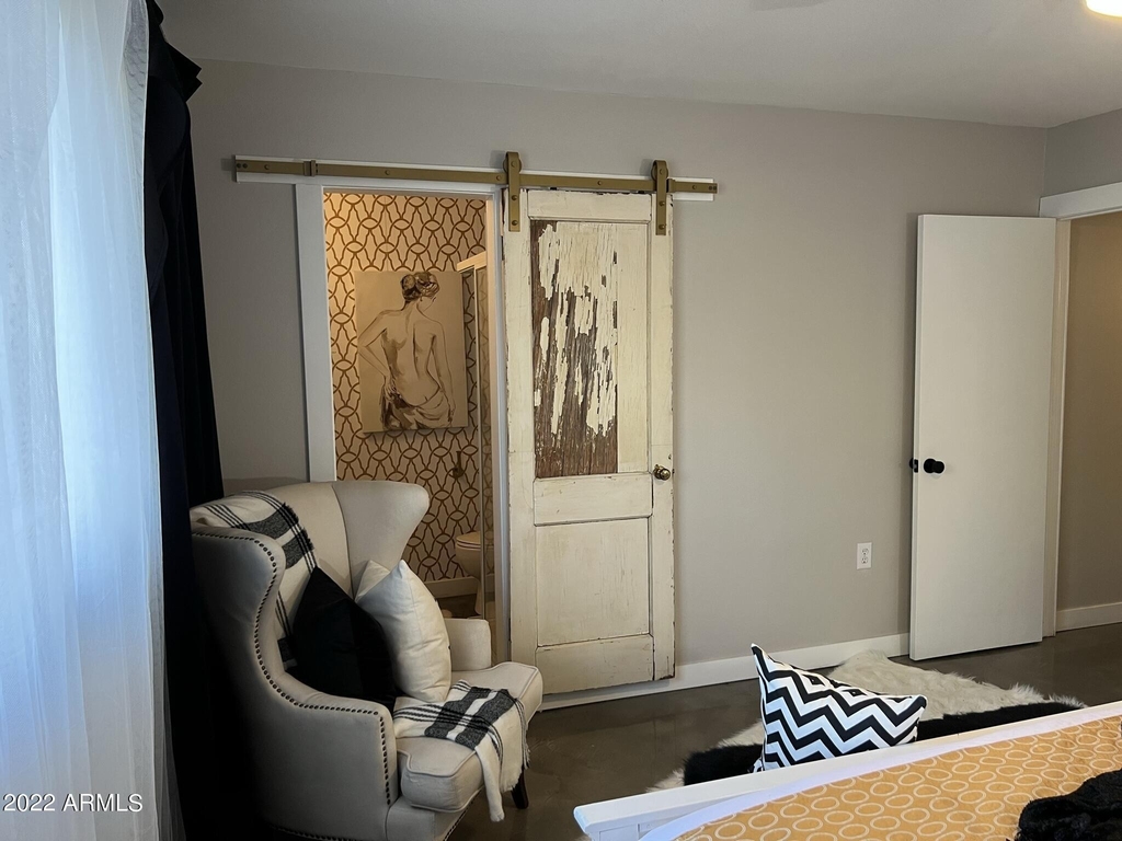 1273 E Maryland Avenue - Photo 36