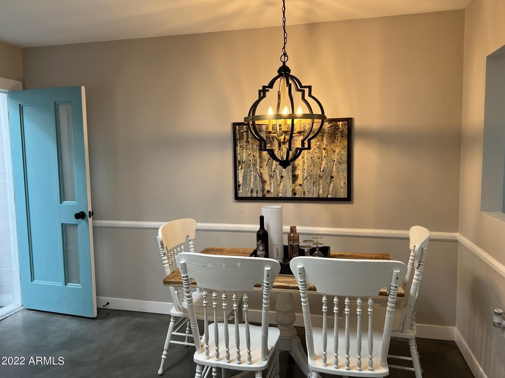1273 E Maryland Avenue - Photo 9
