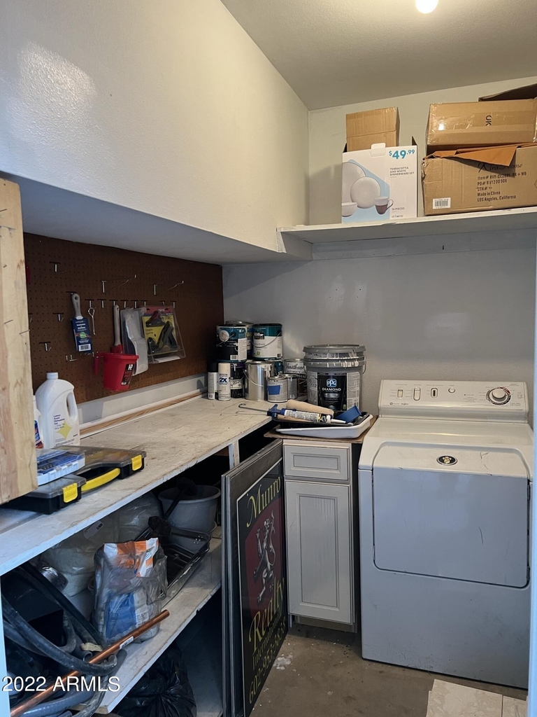 1273 E Maryland Avenue - Photo 45
