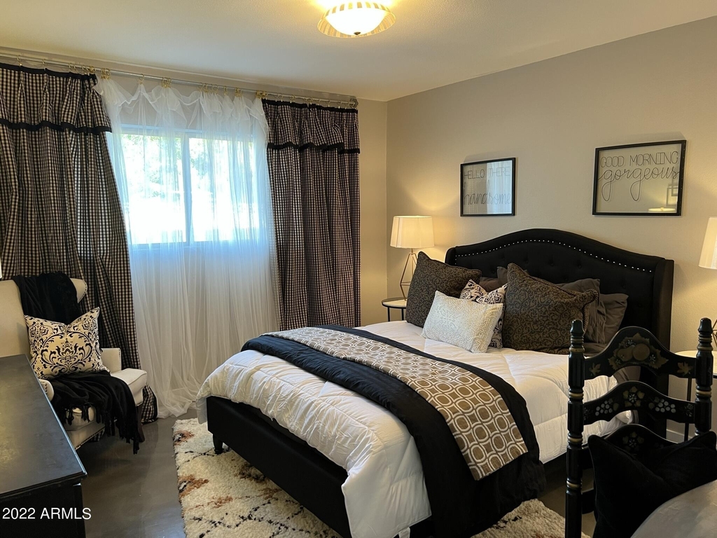 1273 E Maryland Avenue - Photo 39