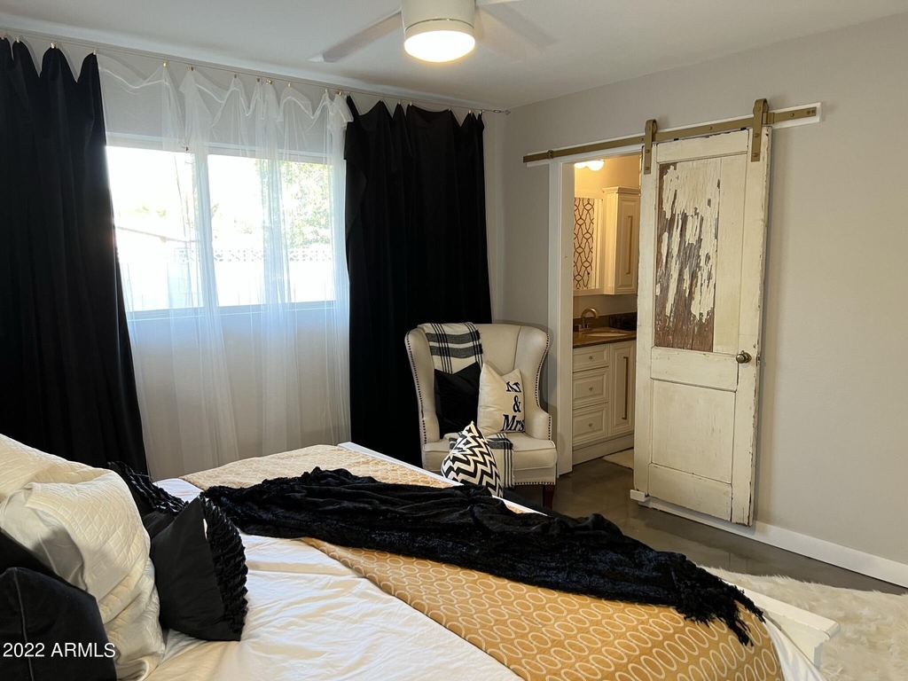 1273 E Maryland Avenue - Photo 33