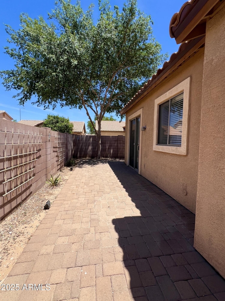 8952 E Crescent Avenue - Photo 10