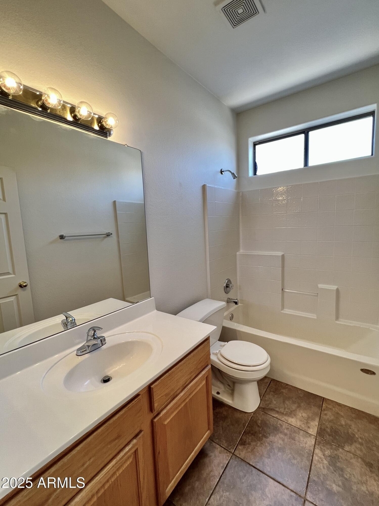 8952 E Crescent Avenue - Photo 7
