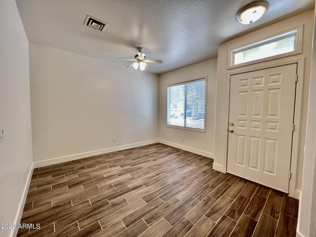142 N Drexel Street - Photo 2