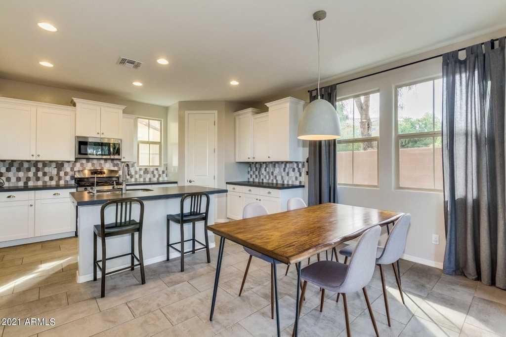 1942 S Sycamore Place - Photo 4