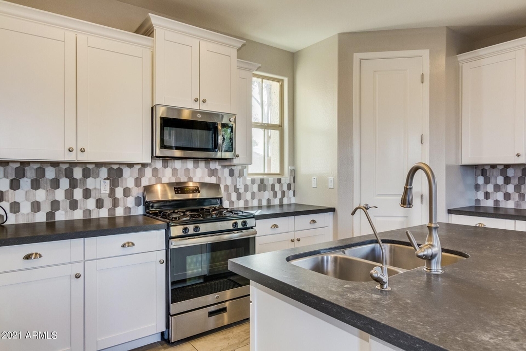 1942 S Sycamore Place - Photo 7