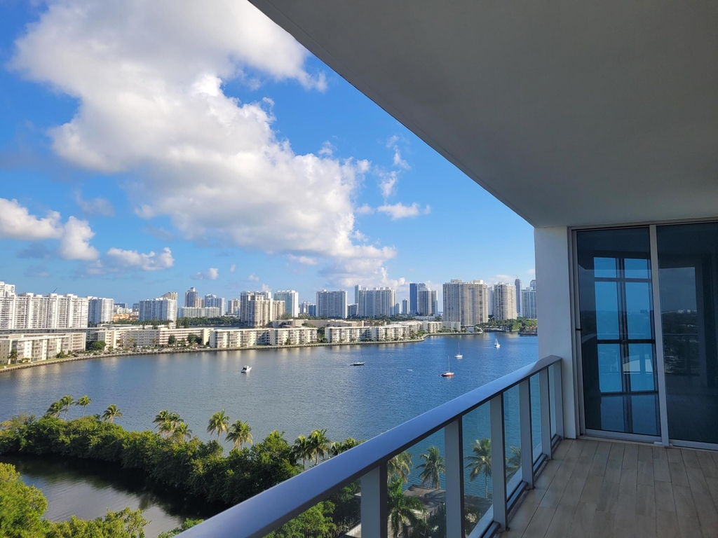 17301 Biscayne Boulevard - Photo 29