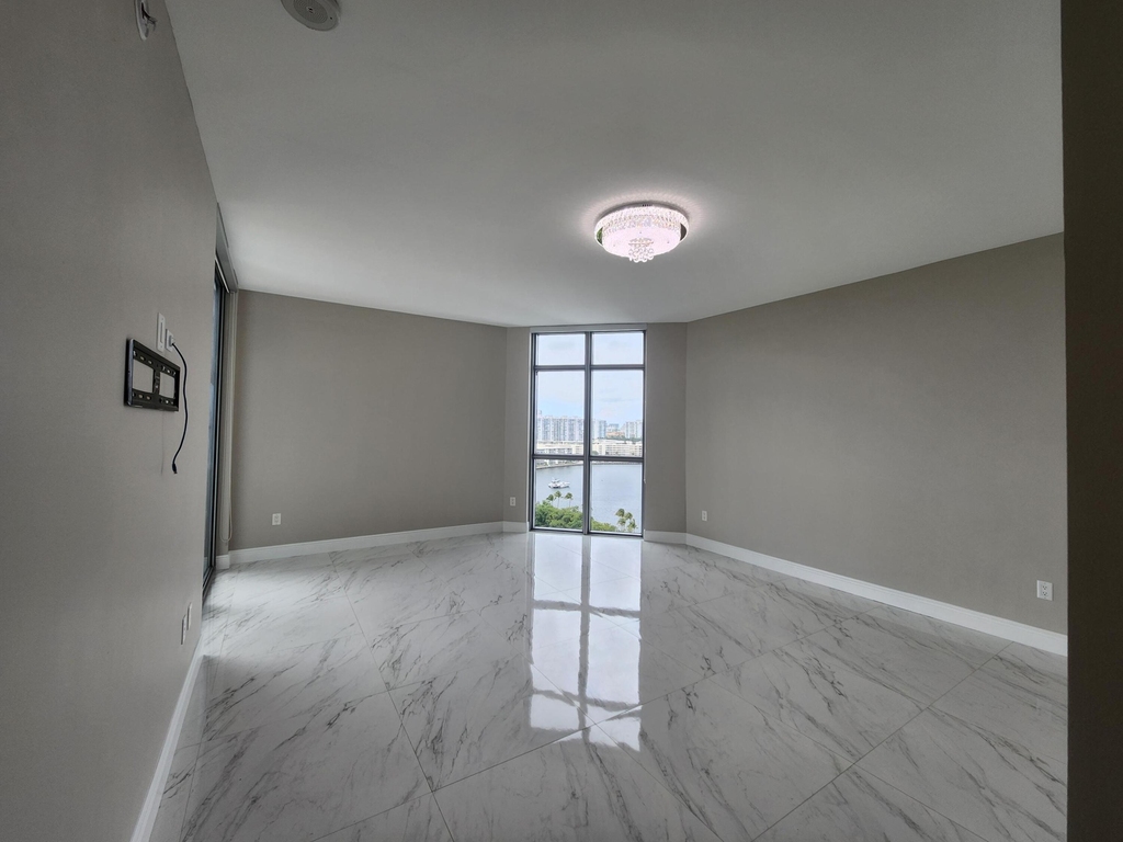 17301 Biscayne Boulevard - Photo 13