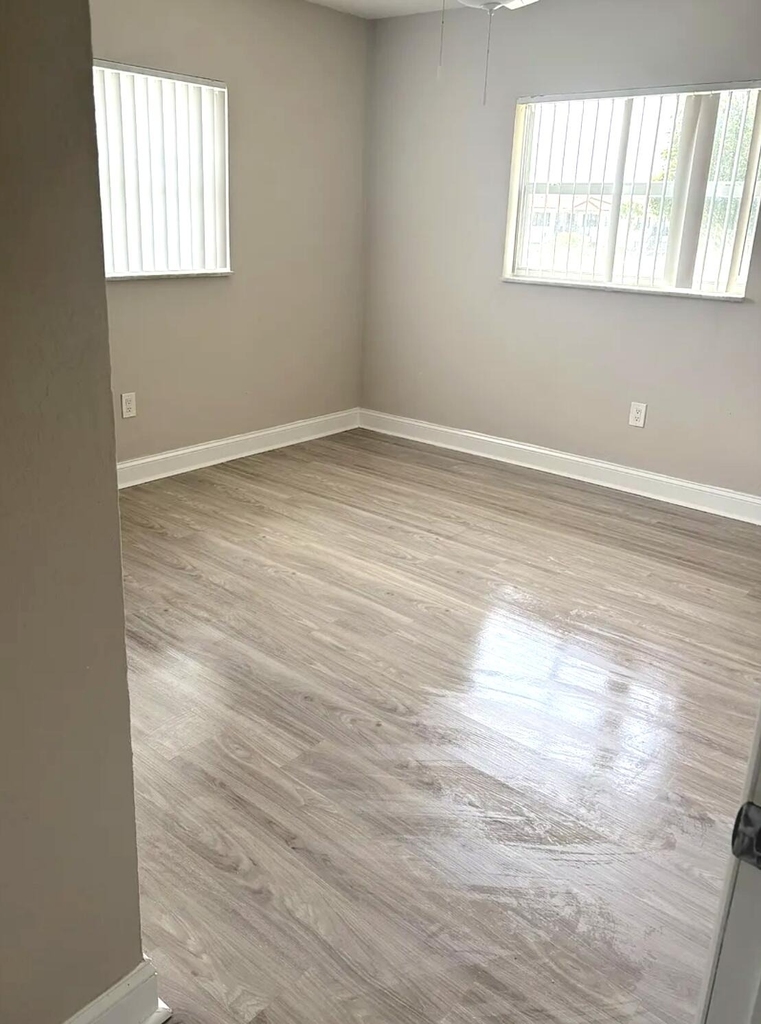 601 Sw 2nd Avenue - Photo 5